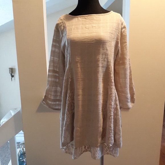 Calstyle Tops - Tunic L Beige NWOT